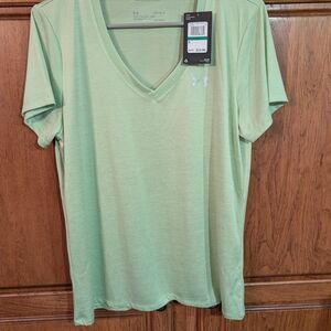 Under Armour Women's Green V-Neck Top NWT